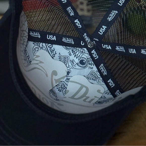 💙Sold❤️ NWT Von Dutch Navy and White Stripe Trucker Hat - SnapBack - Picture 4 of 7